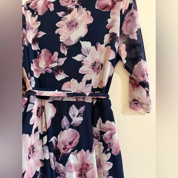 ConnectedWomen's Floral-Print 3/4-Sleeve Midi Dress - Picture 12 of 12